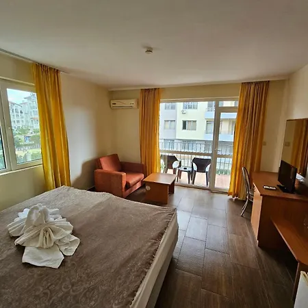 Family Romantik Σάνι Μπιτς