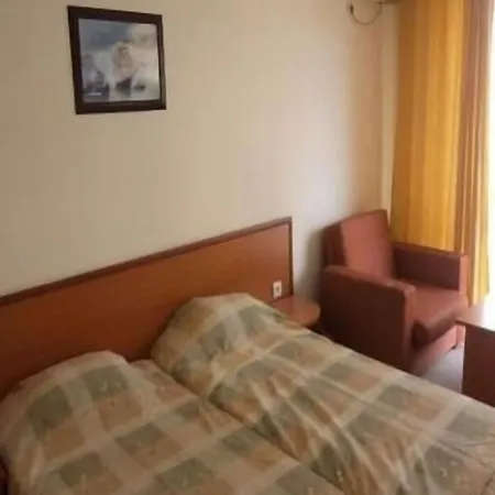 Family Romantik Ξενοδοχείο 3*