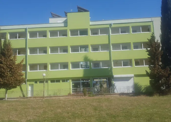 Family Romantik Hotell Slăntjev Brjag